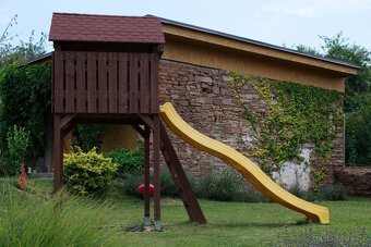 Dětský domeček se skluzavkou - 3