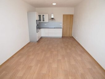 Pronájem bytu 2+kk s parkovacím stáním, Troubsko - 3
