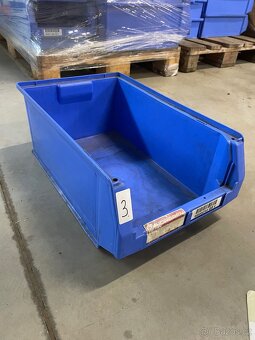 Plastové boxy/krabičky stohovatelné - 3