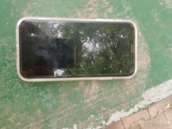 iPhone 11 64gb barva bílá - 3