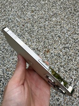 IPhone 14 Pro - baterie 100% - 3