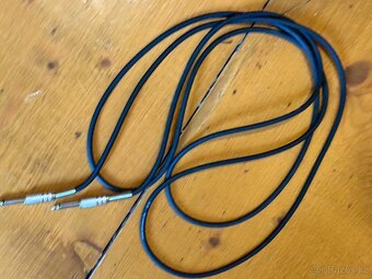 Alesis Nitro Mesh Kit Bundle+Milenium DM-30 E-Drum Monitor - 3