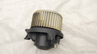 Nissan Navara a Pathfinder : Ventilátor topení - 3