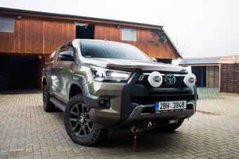 Toyota Hilux Double Cab - 3