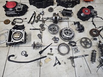 Části motoru Daelim VJF 125 VJF125 Roadsport Roadwin - 3