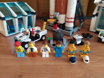 LEGO 60351 - Kosmodrom - 3
