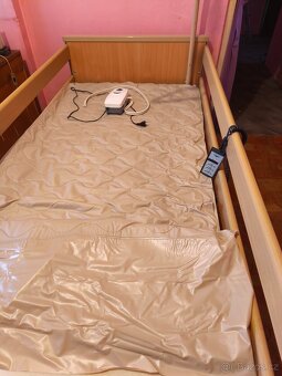 Polohovací postel , chodítko - 3