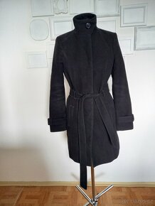 černý zimní kabát - 3