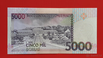 Bankovka SV. TOMÁŠ A PRINCŮV OSTROV 5000 Dobras rok 2004 UNC - 3