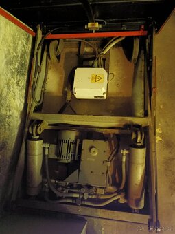 Hydraulický zvedák - pracovní stůl - 3