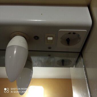Koupelnová skříň s osvětlením - 3