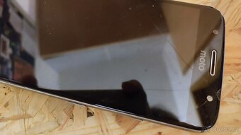 Motorola Moto G5 - prasklé LCD - 3