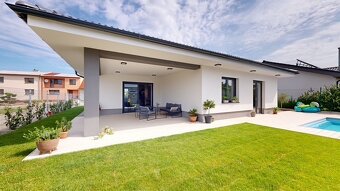 Prodej luxusního rodinného domu v Kobylnicích u Brna - 3