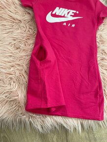 Šaty Nike s kapsami - 3