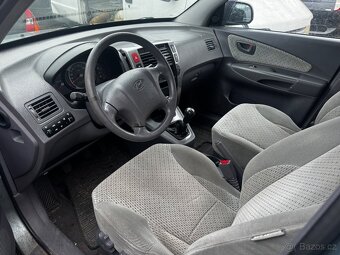 HYUNDAI TUCSON 2006 na náhradní díly ND - 3