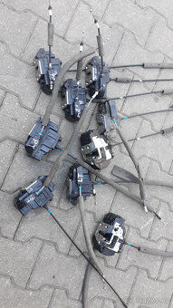 Díly dveří,zámek aj. díly Nissan Pathfinder/Nissan Navara - 3