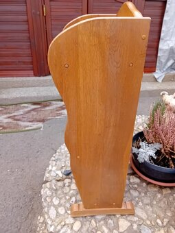 Dřevěný stojan na časopisy - 3