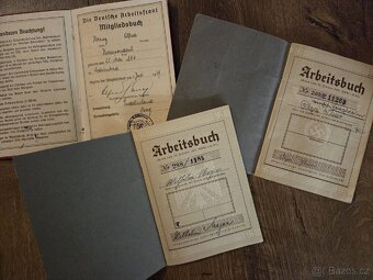 Pracovní a stranická knížka - 3