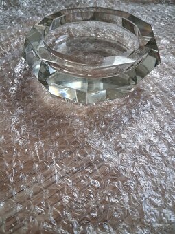 Hranatý skleněný popelník - 3