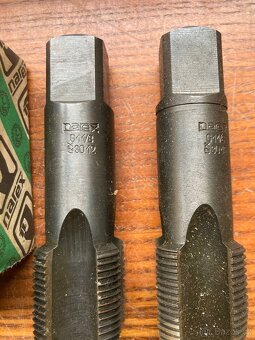 Sada závitníků G1 1/8" + očko - 3