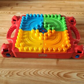 Mega Bloks - Skládací hrací stůl s kostkami - 3