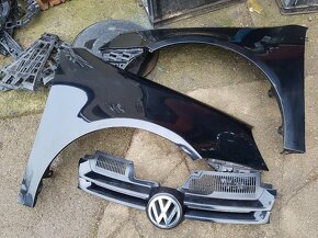 vw golf V krátký i var dveře, kapota LC9 černá, LA7W stř. - 3