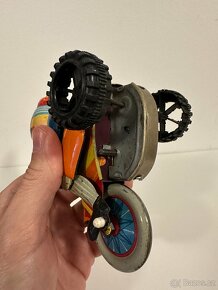 Retro plechová hračka na klíček 250 Kč - 3