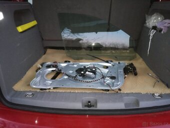 Fabia stahování okna spolujezdce + sklo - 3