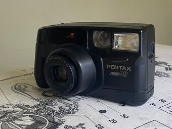 Prodám fotoaparát Pentax Zoom 90 – spolehlivý kompakt s auto - 3