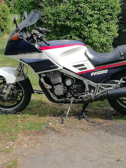 Yamaha FJ 1200 - 3