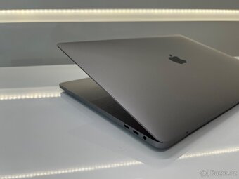 Apple MacBook Pro 16" 2019 i7 / 16GB / 512 SSD - 3