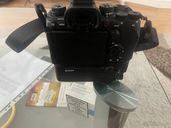 Sony α9 Mark III+battery grip - 3