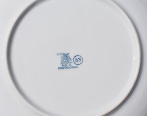 Prodám porcelánovou zlacenou soupravu podšálků Bohemia - 3