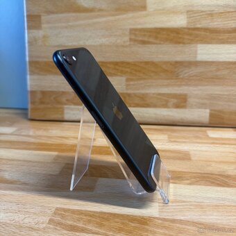 iPhone SE 2020 64GB, černý (12 měsíců záruka) - 3