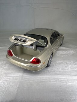 Jaguar S-Type 1:18 – detailní kovový model pro sběratele - 3