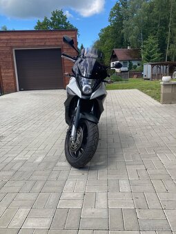 Honda VFR800 Crossrunner - 3