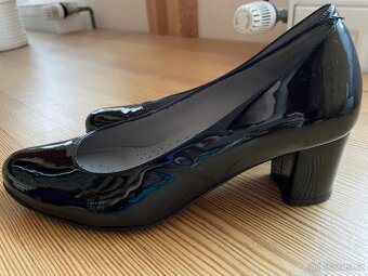 Moc pohodlné lakýrky - 3