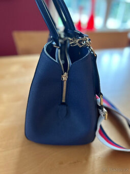 Louis Vuitton dámská taška Montaigne GM empreinte modrá - 3