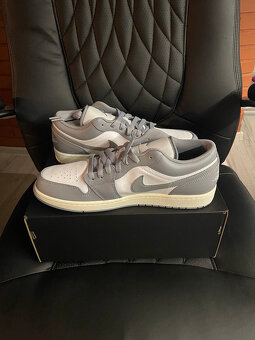 Air Jordan 1 Low Vintage Stealth Grey - 3