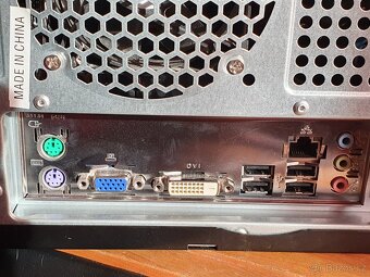 Starší, ale plně funkční PC - komplet i s LCD - 3