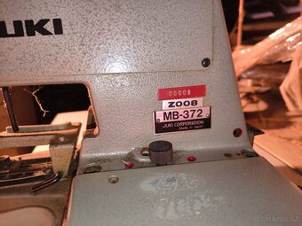 Průmyslový knoflíkovací šicí stroj JUKI MB-372 - Plně funkčn - 3