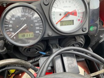 Suzuki GSX-R 750 SRAD - 3