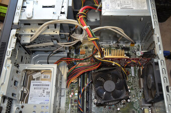 HP Elite 7300 MT i3/12GB/HDD 1TB/ATI Radeon HD - 3