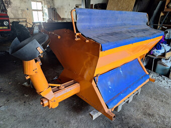 Multicar - šnekový sypač - 3