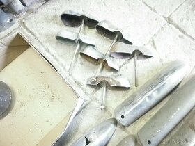 Zbytky nárazníků něco by se mohlo hodit na renovaci - 3