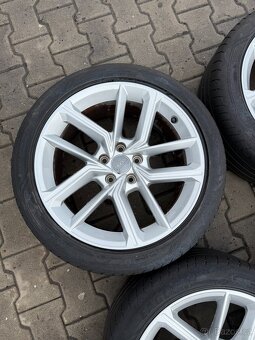 Kompletní alu Audi A5 5x112r18 + 245/40r18 letní - 3