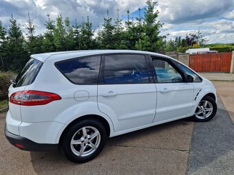 Ford S-Max 2.0 benzin 107 kw - velmi hezký - - 3