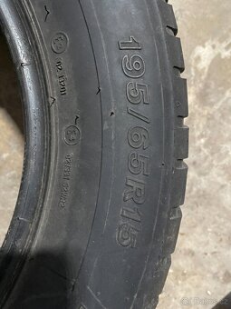195/65 R15 - 3