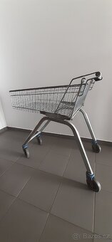 Prodám nákupní pojízdný košík výška 82cm - 3