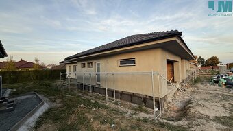 Prodej rodinného domu 179 m² + garáž 49 m², pozemek 899 m²,  - 3